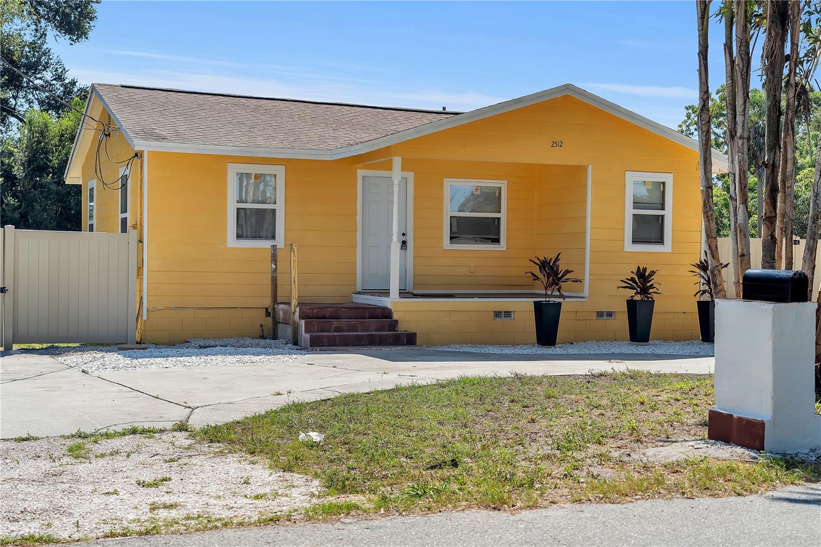 Seller motivated! This house is located 5 minutes from US 41 Hwy, 15 minutes from Ana Maria Island and Port Manatee. Welcome to this completely renovated 2 beds, 1 Bonus room 1 bath home in Palmetto, FL. From the moment you see this home feel the Florida vibes. Come and enjoy the Summer in the HUGE backyard perfect for sharing with friends and family. Step inside to discover the living space, NEW Vinyl FLOORING throughout. The kitchen is completely remodeled and equipped with GRANITE countertops, custom cabinets, and NEW appliances. This house comes with upgrades in AIR CONDITIONING and WATER HEATER replaced in 2023, The ROOF replaced in 2018, and NEW WINDOWS. Perfect for first-time home buyers or Investment propert
APPOINTMENT ONLY TENANT OCCUPIED