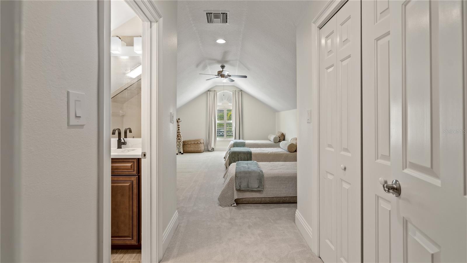 KENSINGTON PARK - Residential