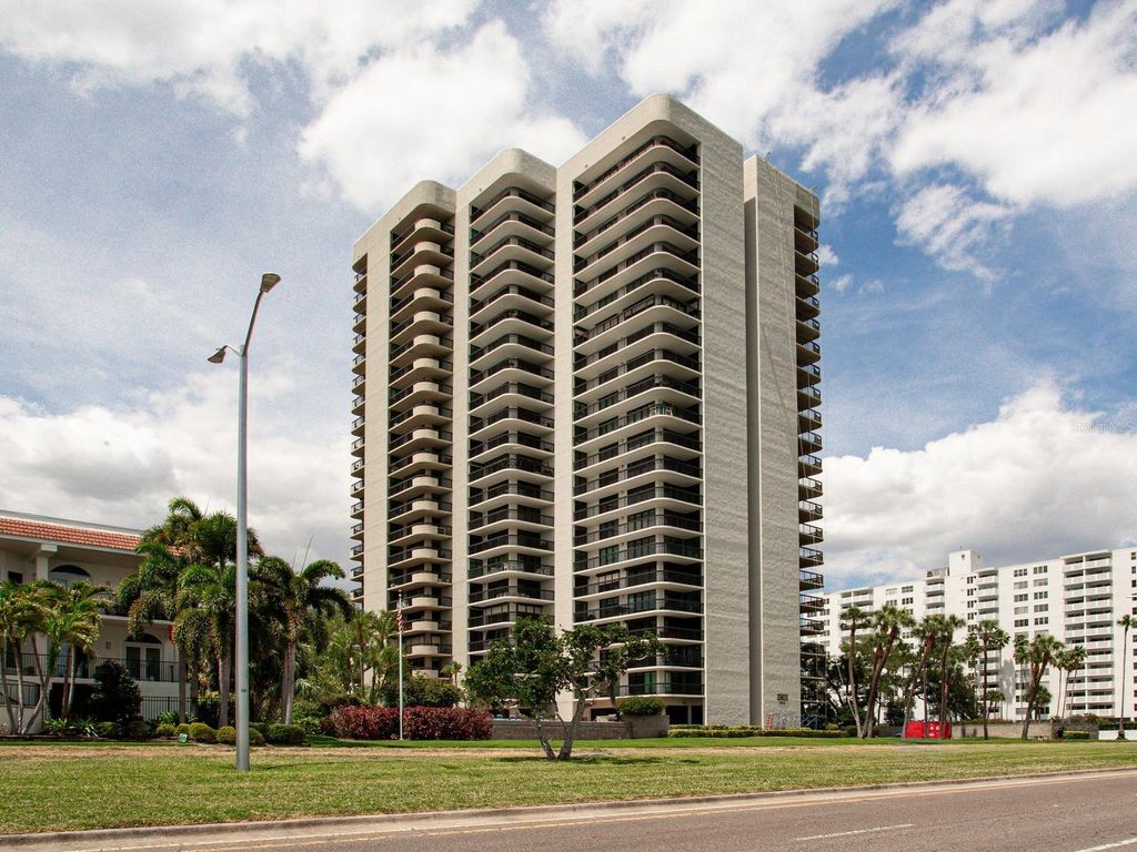 Photo of 2413 Bayshore Boulevard #201, Tampa, FL 33629 (MLS # TB8495053)