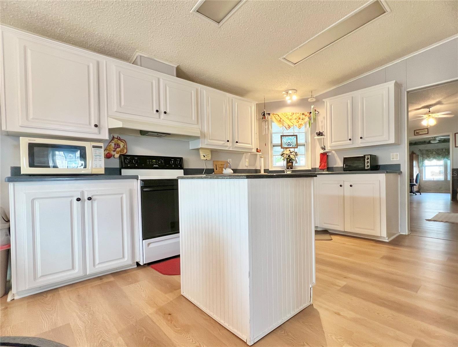 PALM HILL MOBILE HOME PARK UNREC - Residential