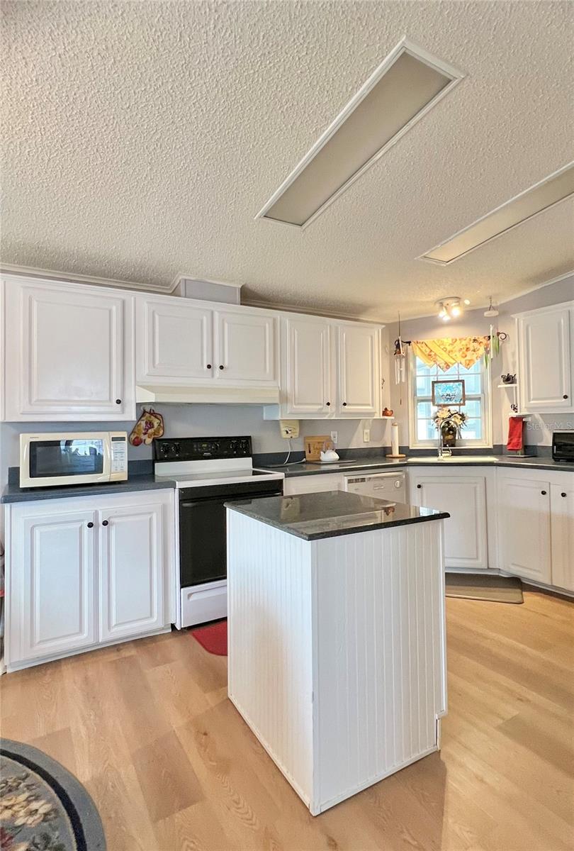 PALM HILL MOBILE HOME PARK UNREC - Residential