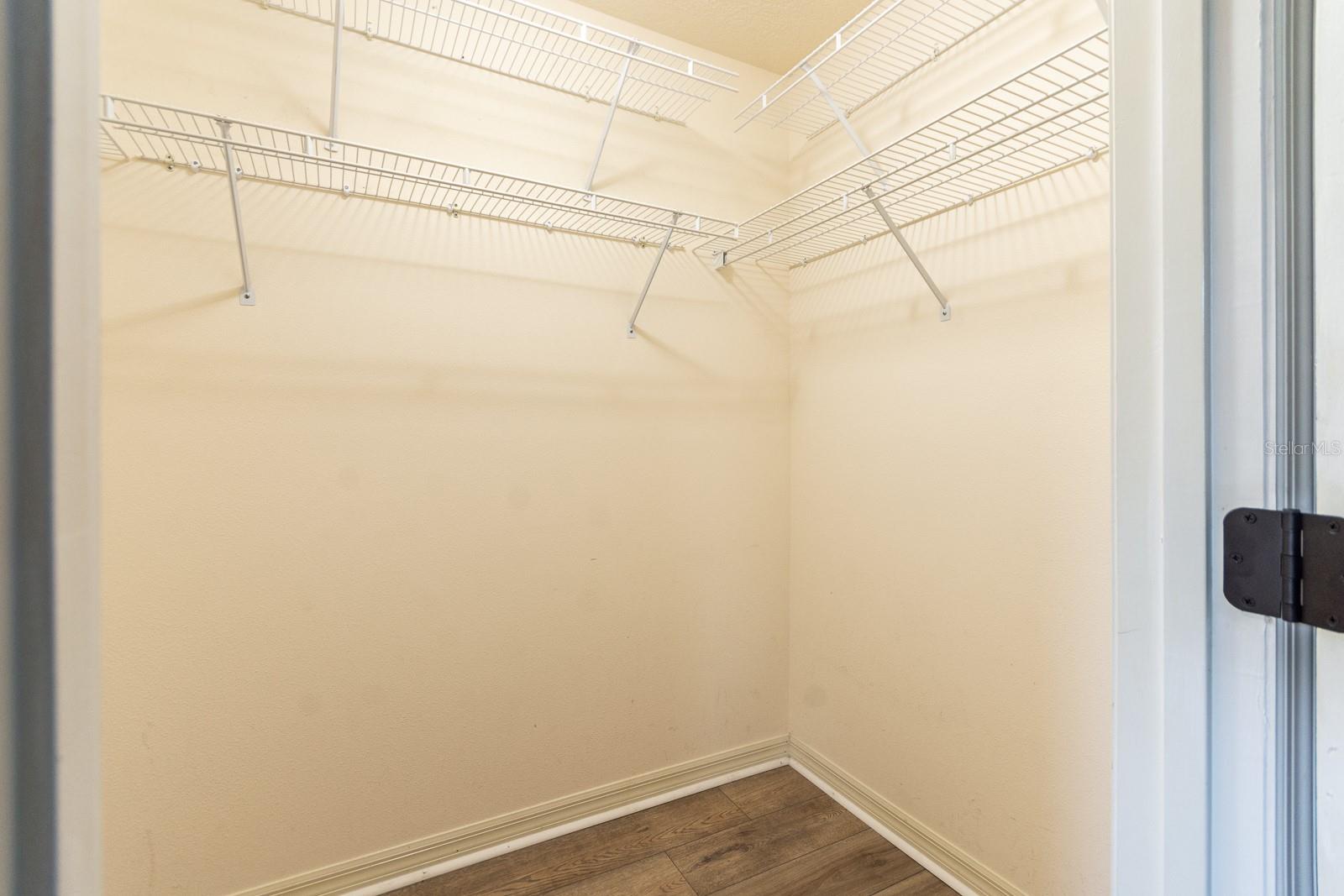 MENTONE - Residential Lease