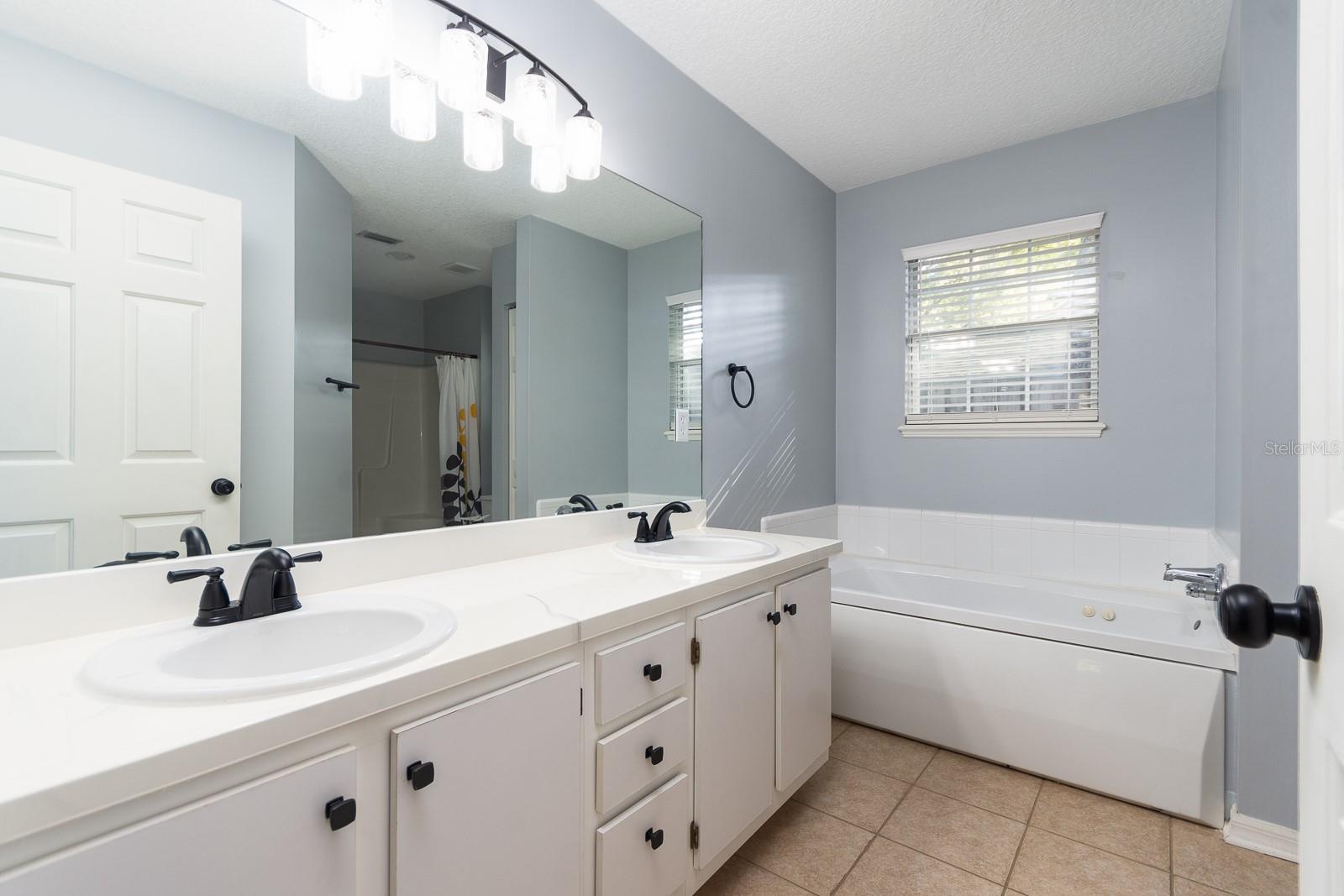 MENTONE - Residential Lease