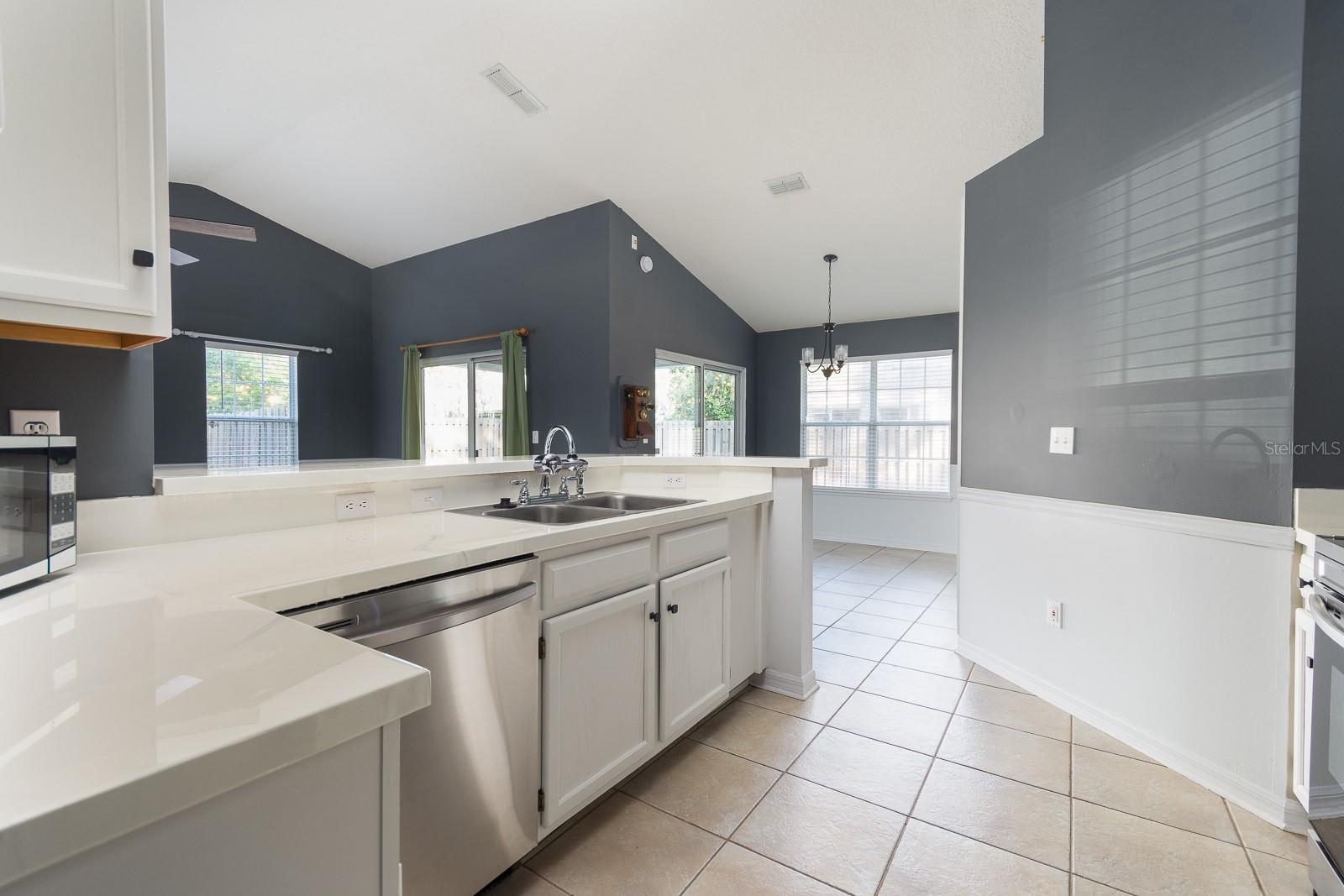 MENTONE - Residential Lease