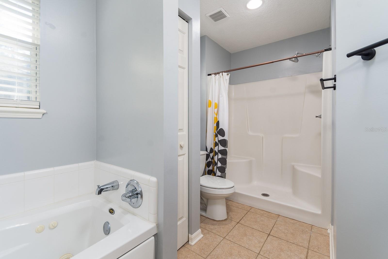 MENTONE - Residential Lease