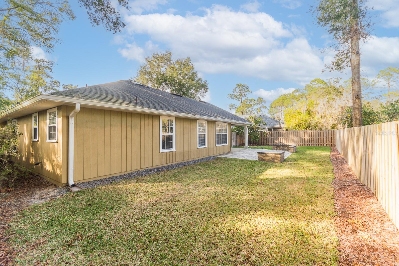 MENTONE - Residential Lease