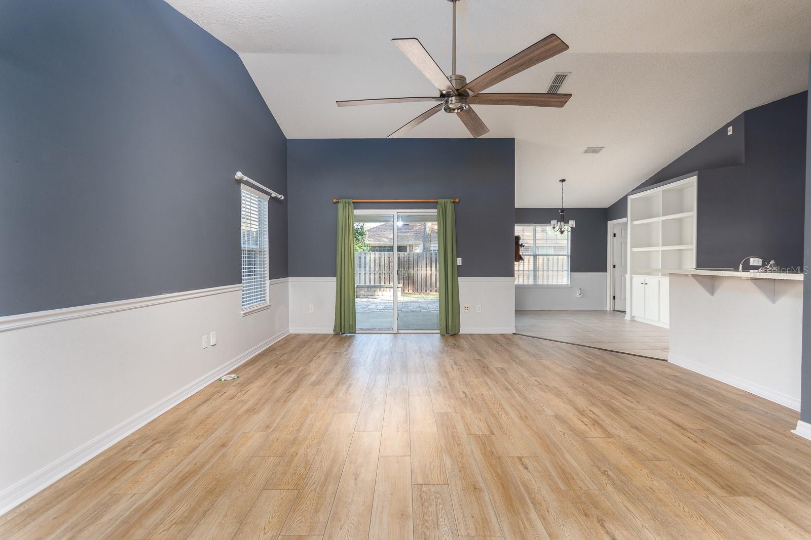 MENTONE - Residential Lease