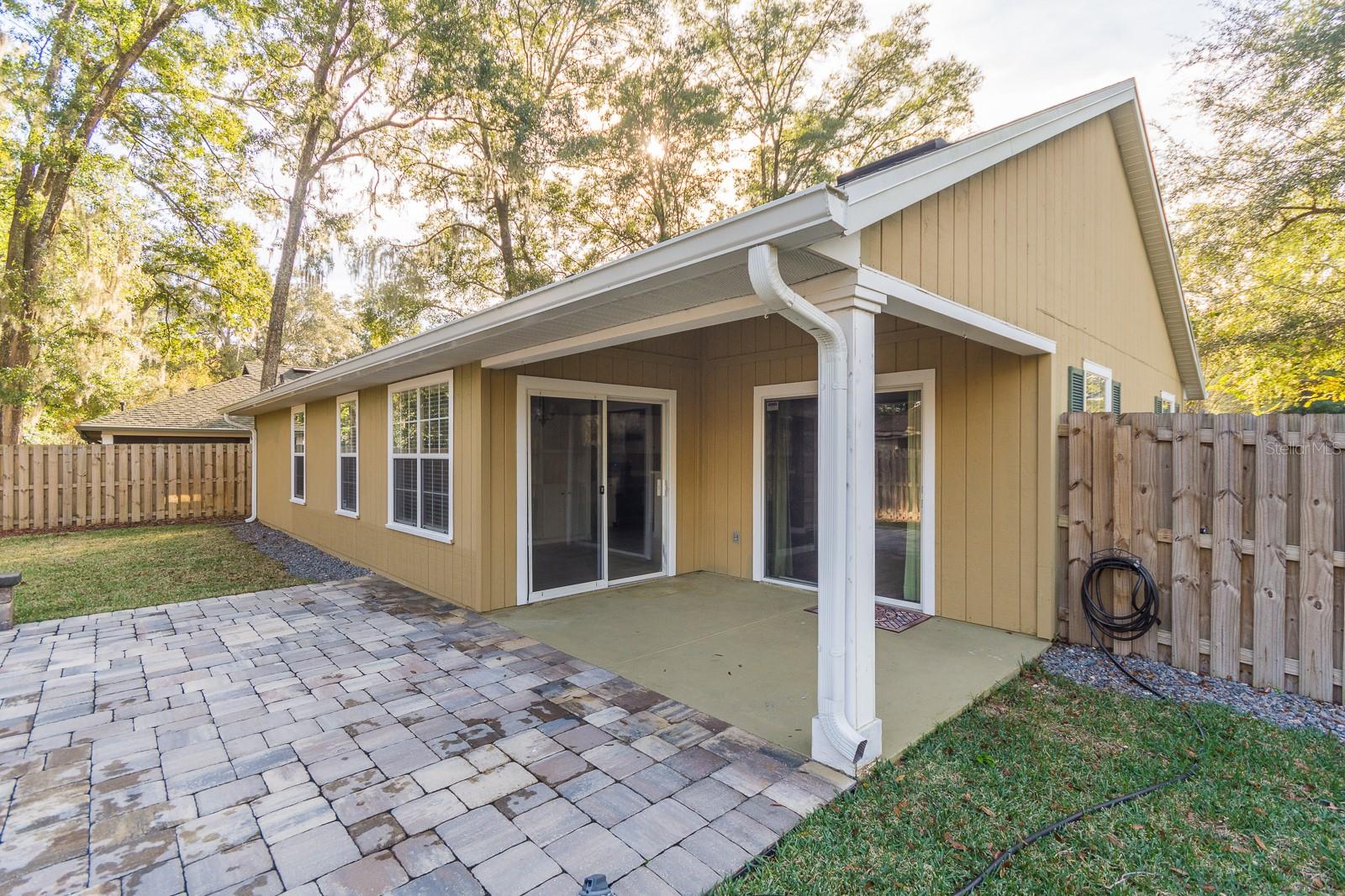 MENTONE - Residential Lease