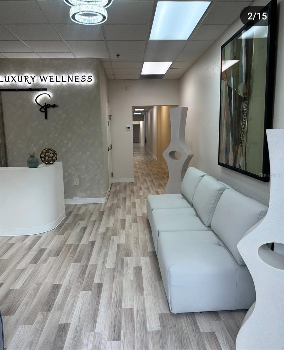 DREWTINA COMMERCE CENTER - Commercial Lease