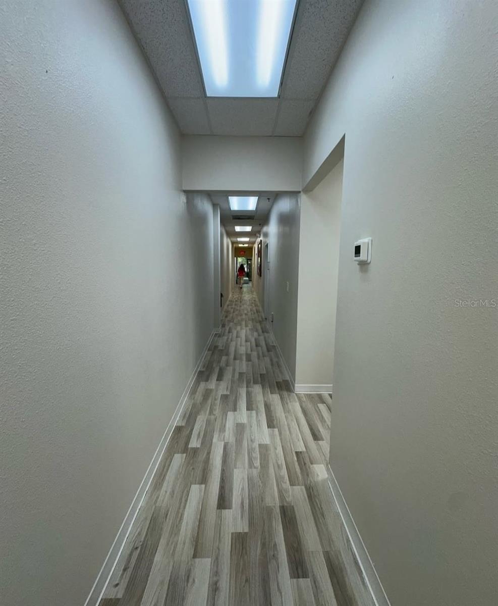 DREWTINA COMMERCE CENTER - Commercial Lease