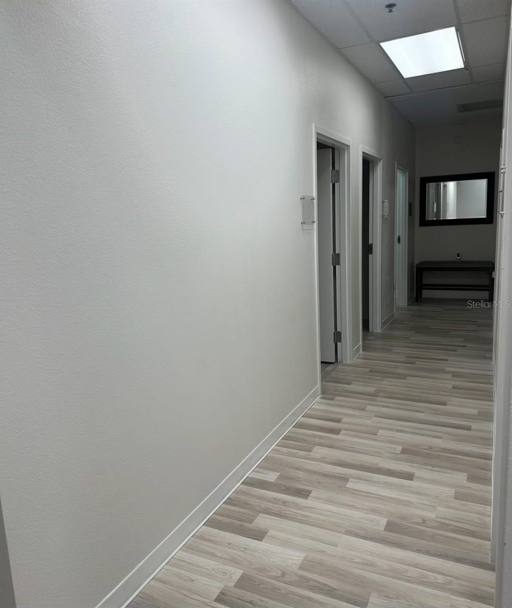 DREWTINA COMMERCE CENTER - Commercial Lease