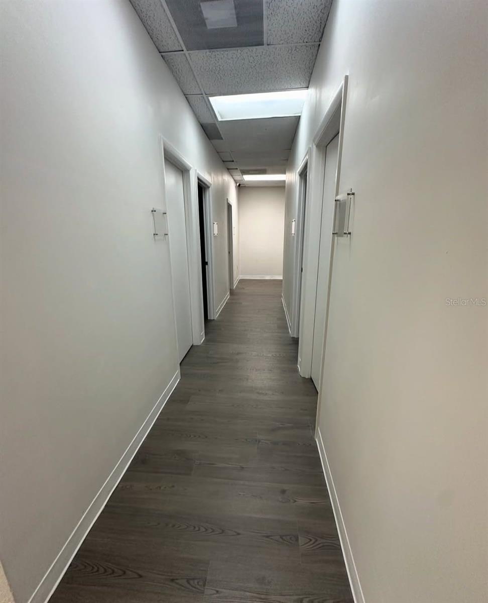 DREWTINA COMMERCE CENTER - Commercial Lease