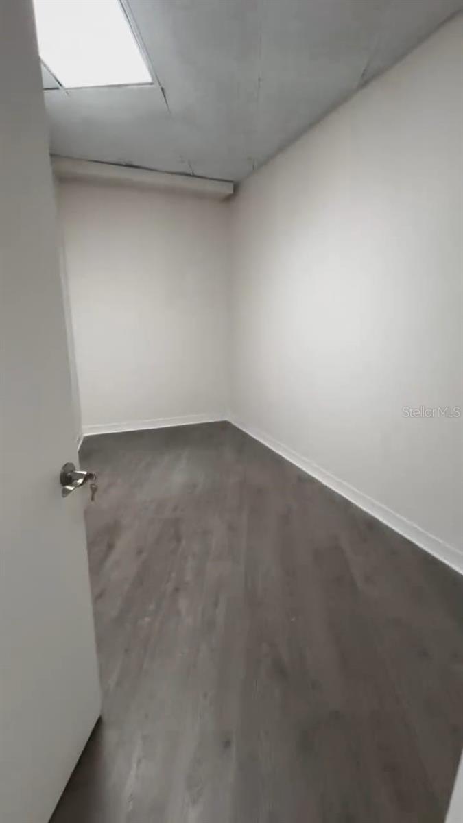 DREWTINA COMMERCE CENTER - Commercial Lease