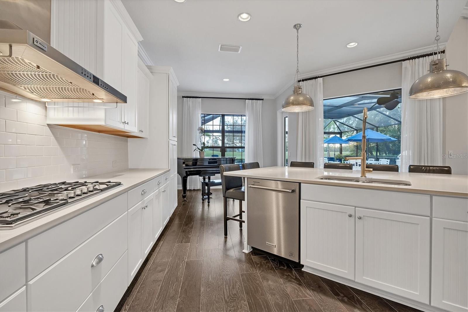 COUNTRY CLUB EAST AT LAKEWD RNCH SS - Residential