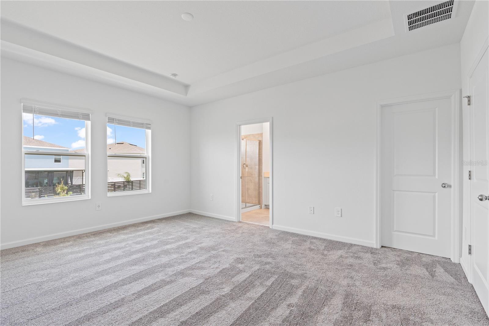 CHATEAU/ASTONIA - Residential Lease