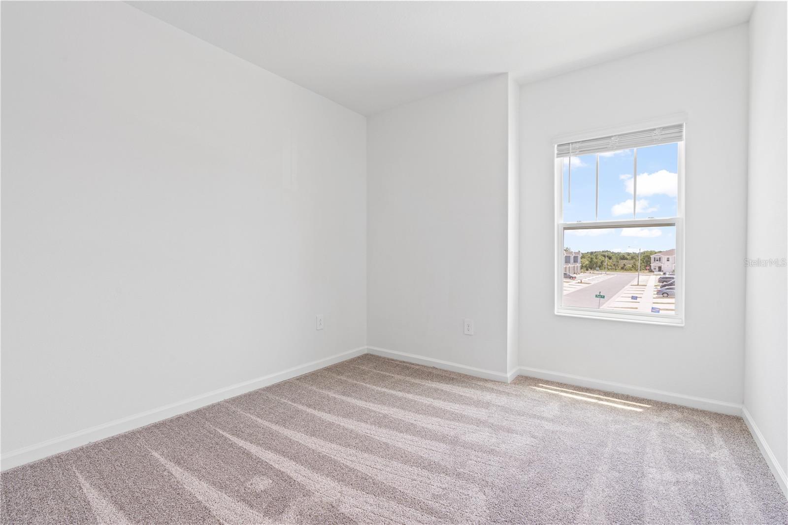 CHATEAU/ASTONIA - Residential Lease