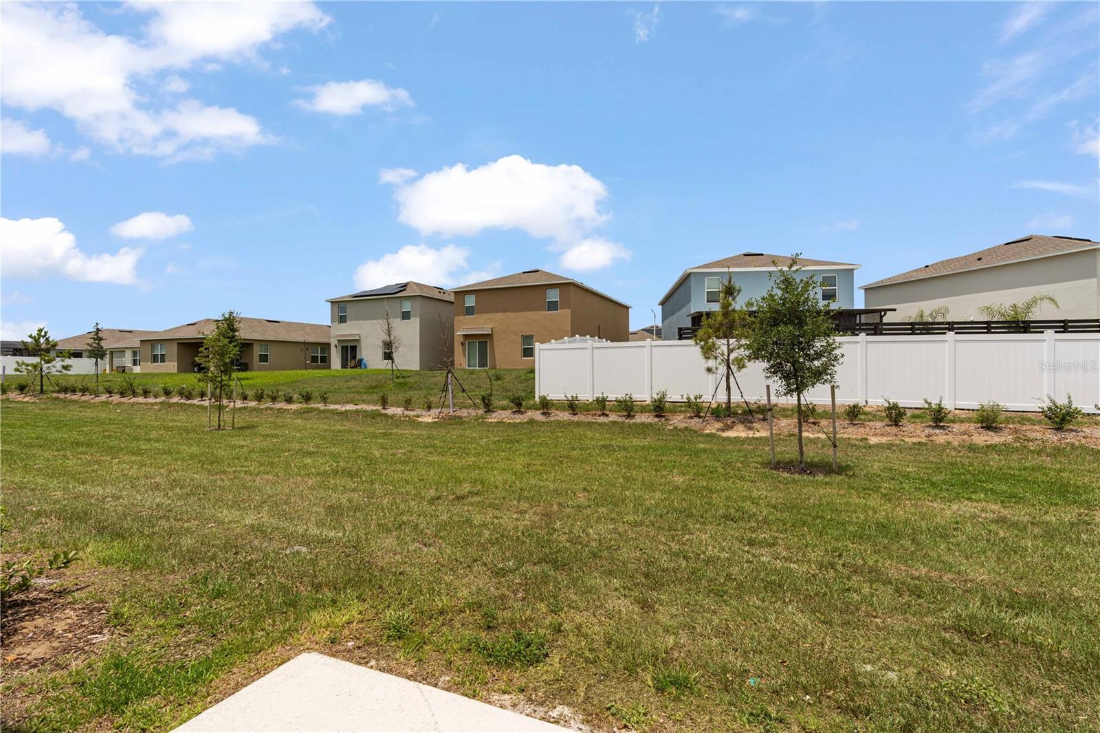 CHATEAU/ASTONIA - Residential Lease