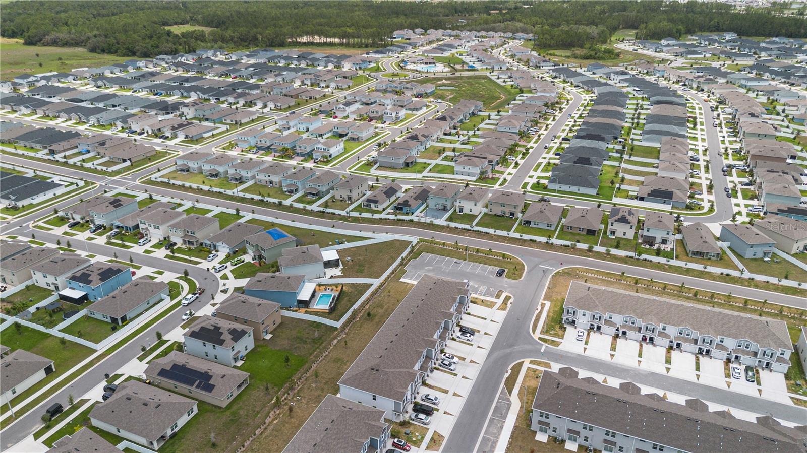 CHATEAU/ASTONIA - Residential Lease