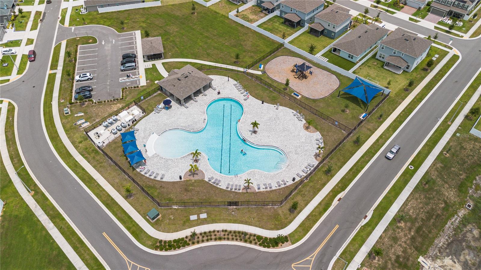 CHATEAU/ASTONIA - Residential Lease