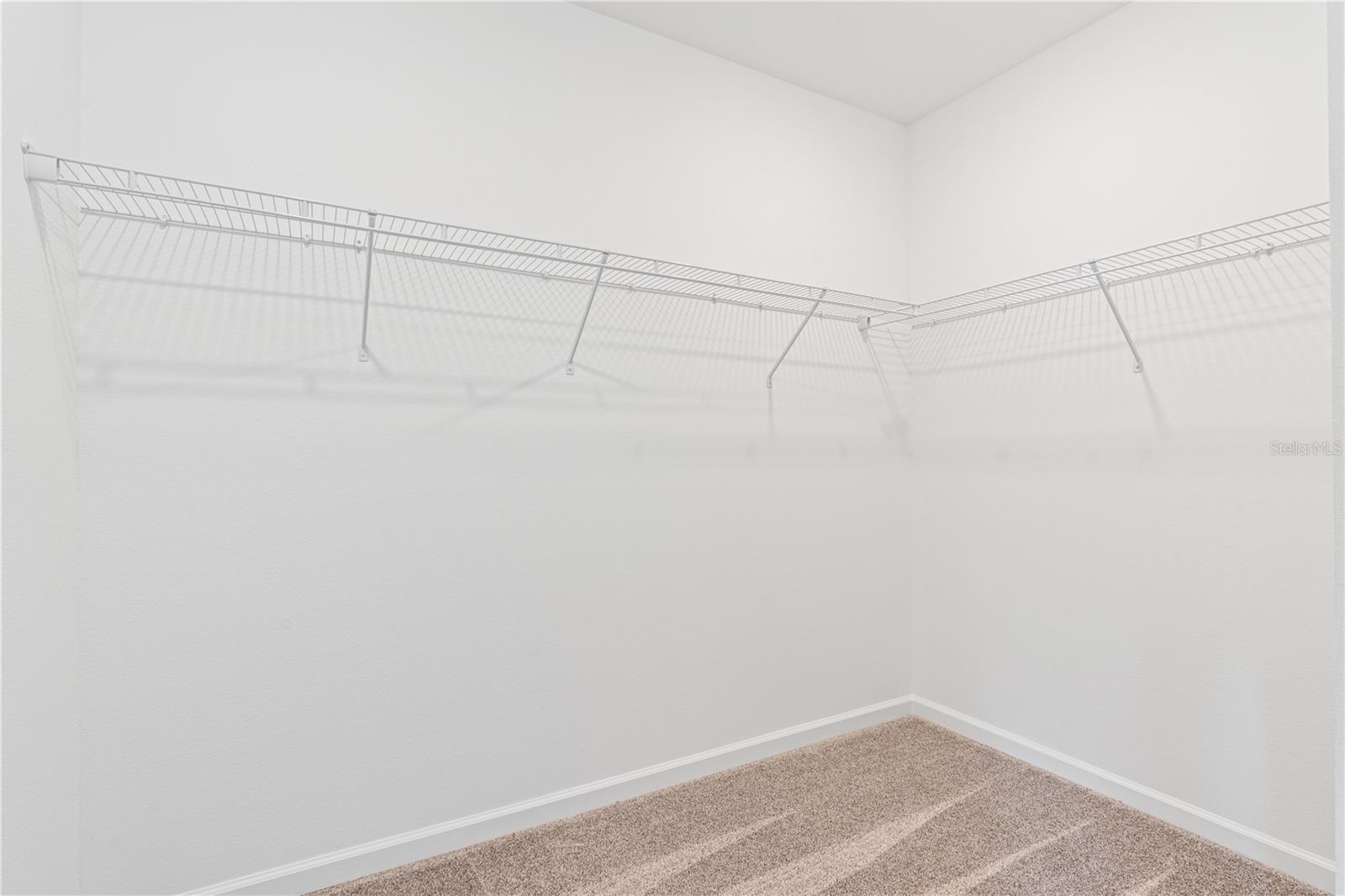 CHATEAU/ASTONIA - Residential Lease