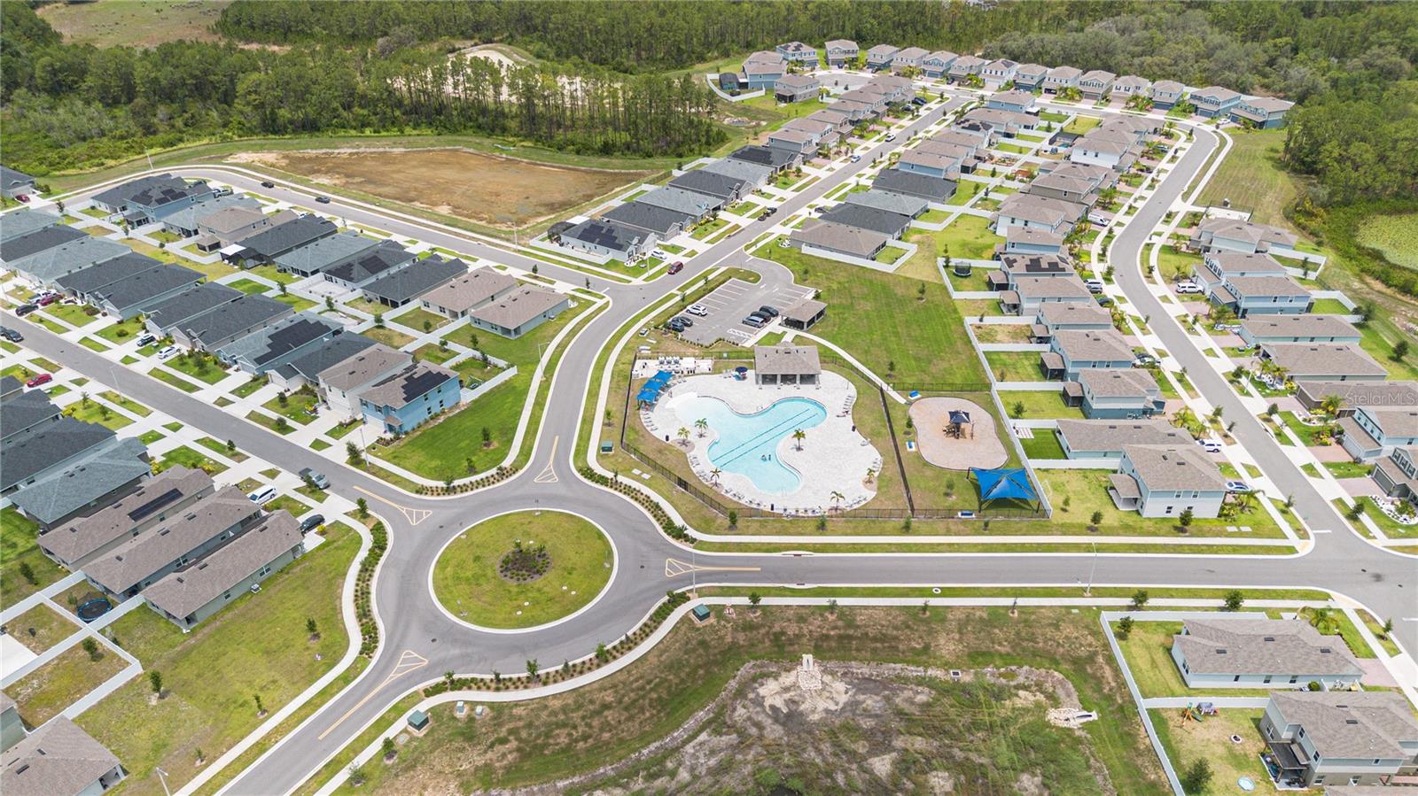 CHATEAU/ASTONIA - Residential Lease