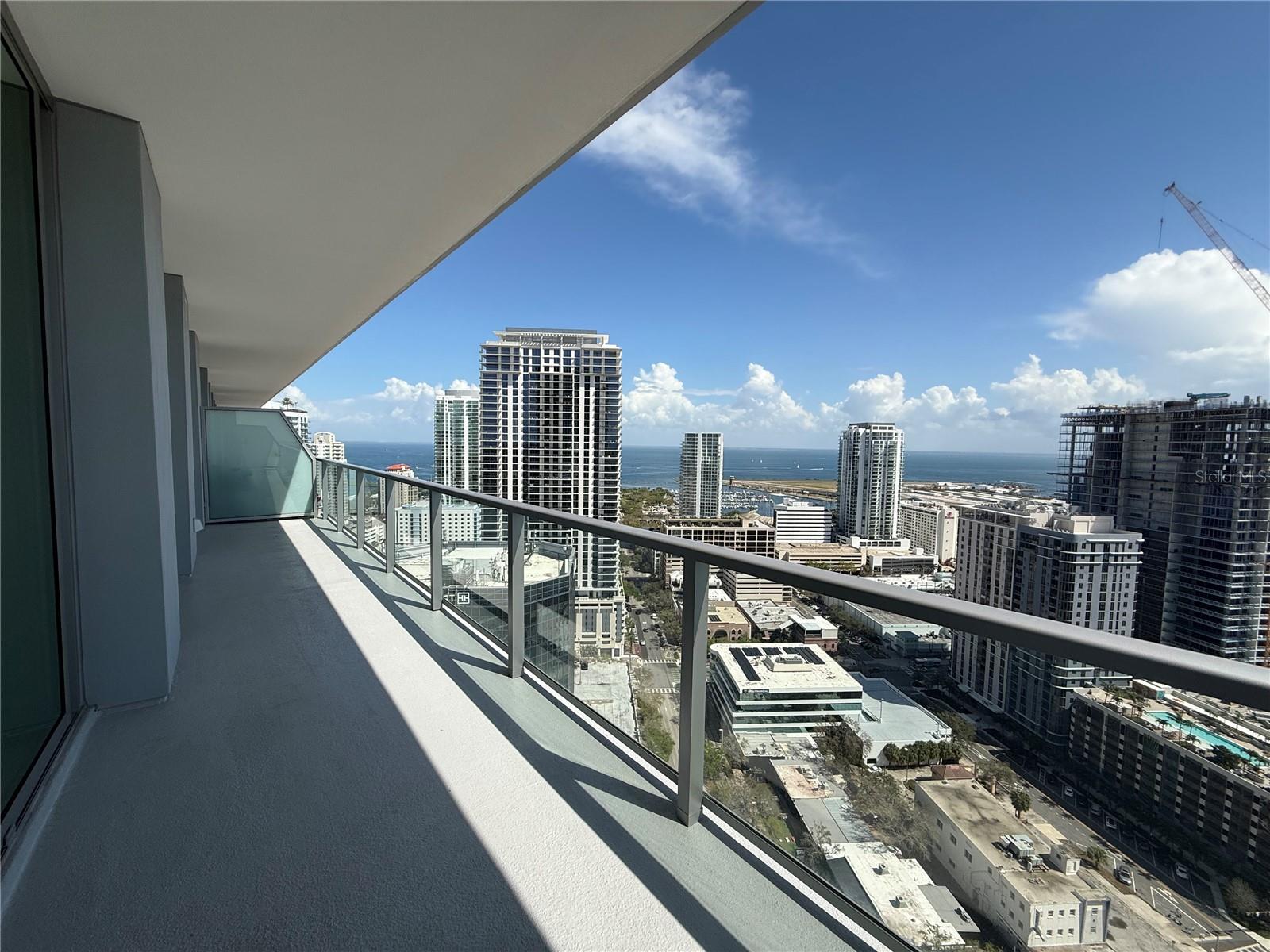 400 CENTRAL - Residential Lease