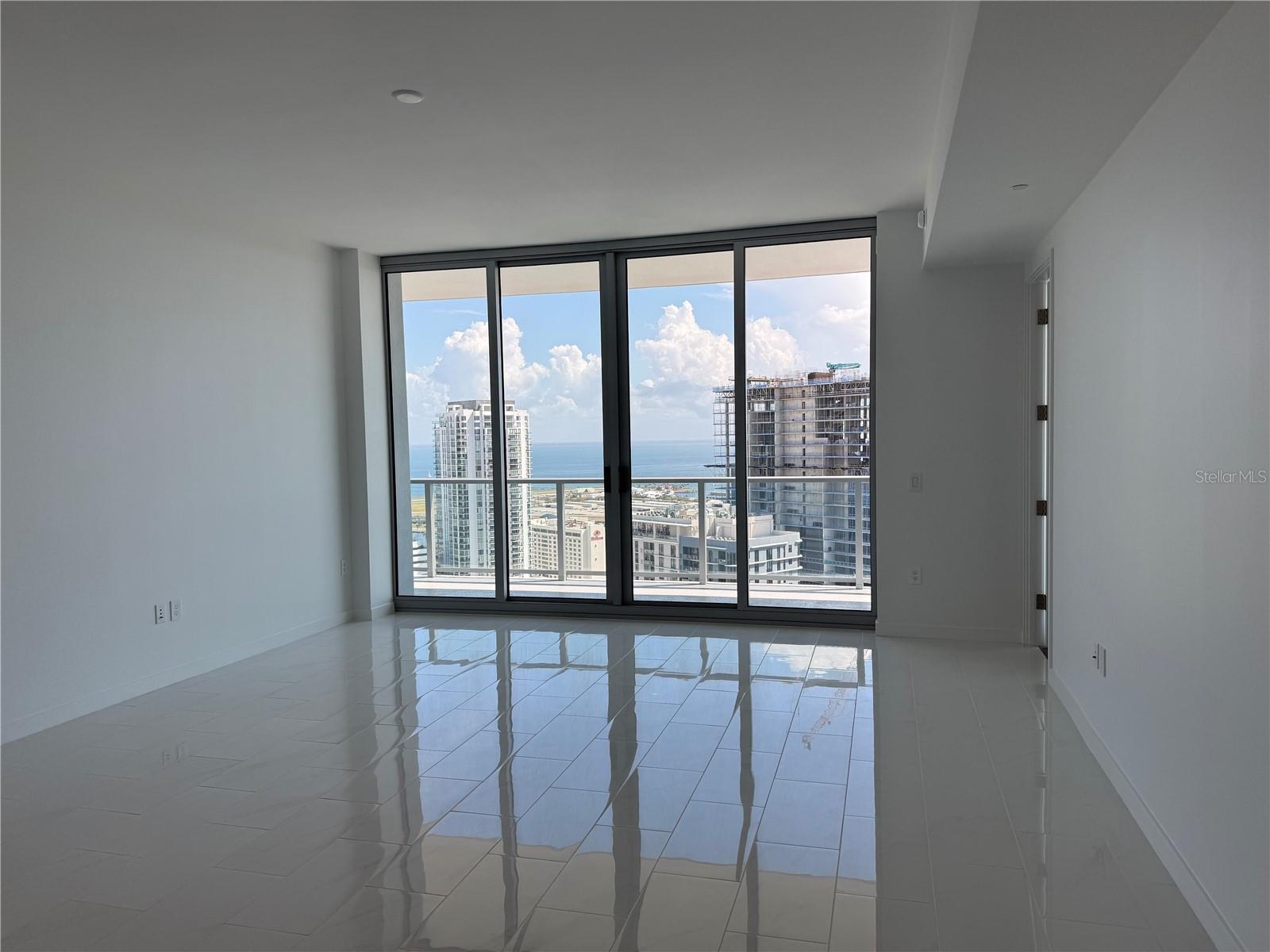 400 CENTRAL - Residential Lease