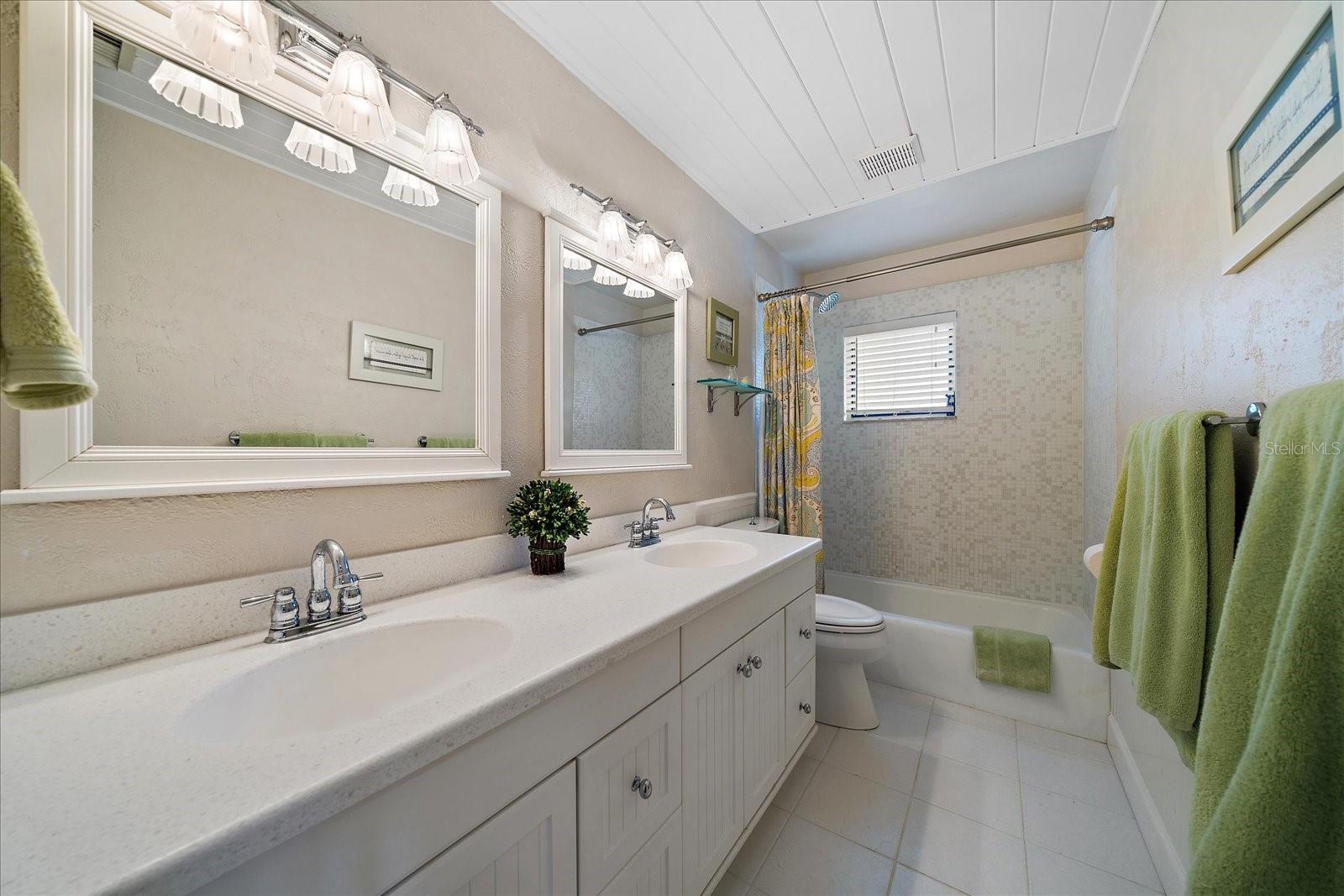 SHERWOOD FOREST - Residential