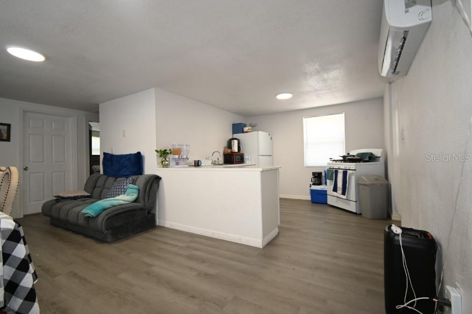 CLINTON AVE HEIGHTS - Residential