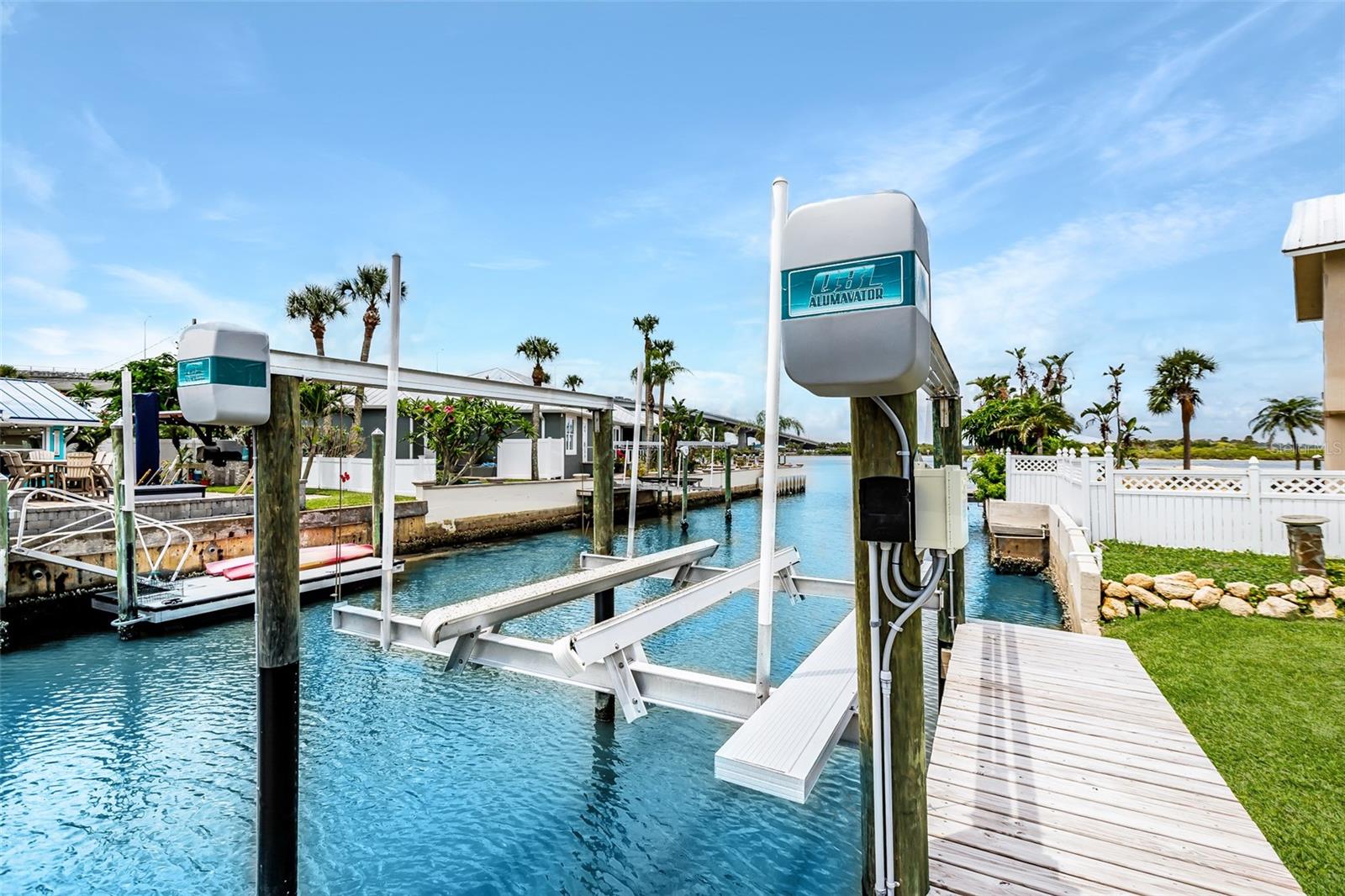 10 VENETIAN CIR