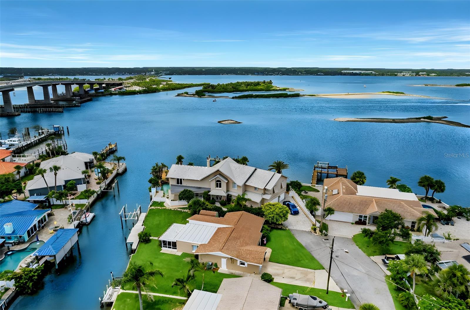 10 VENETIAN CIR