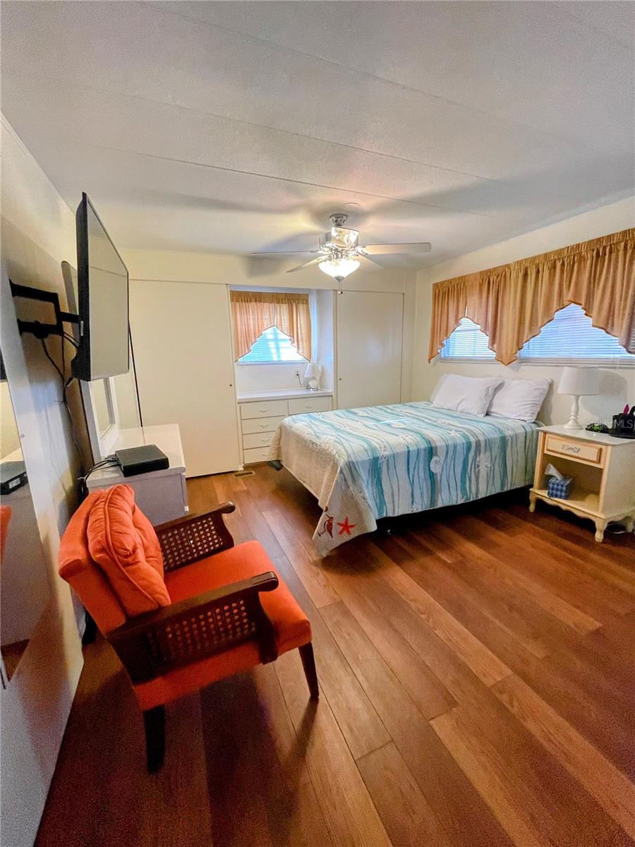 COUNTRY CLUB ESTATES - Residential