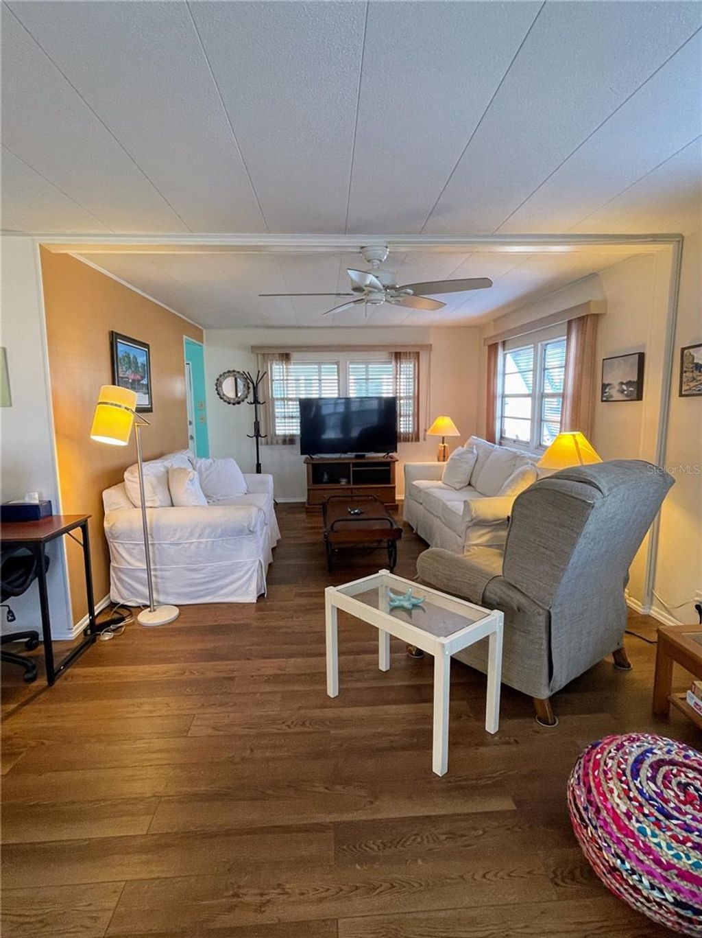 Photo of 808 Bogie St, Venice, FL 34285 (MLS # N6140317)