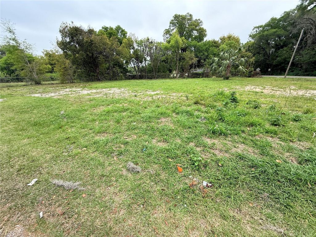 Photo of 2281 NW 7th Street, Ocala, FL 34475 (MLS # OM721434)