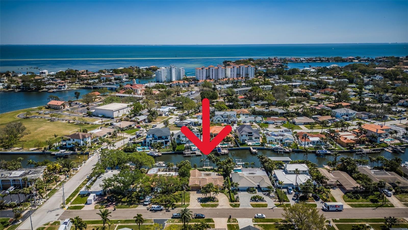 1233 EDEN ISLE DRIVE NE