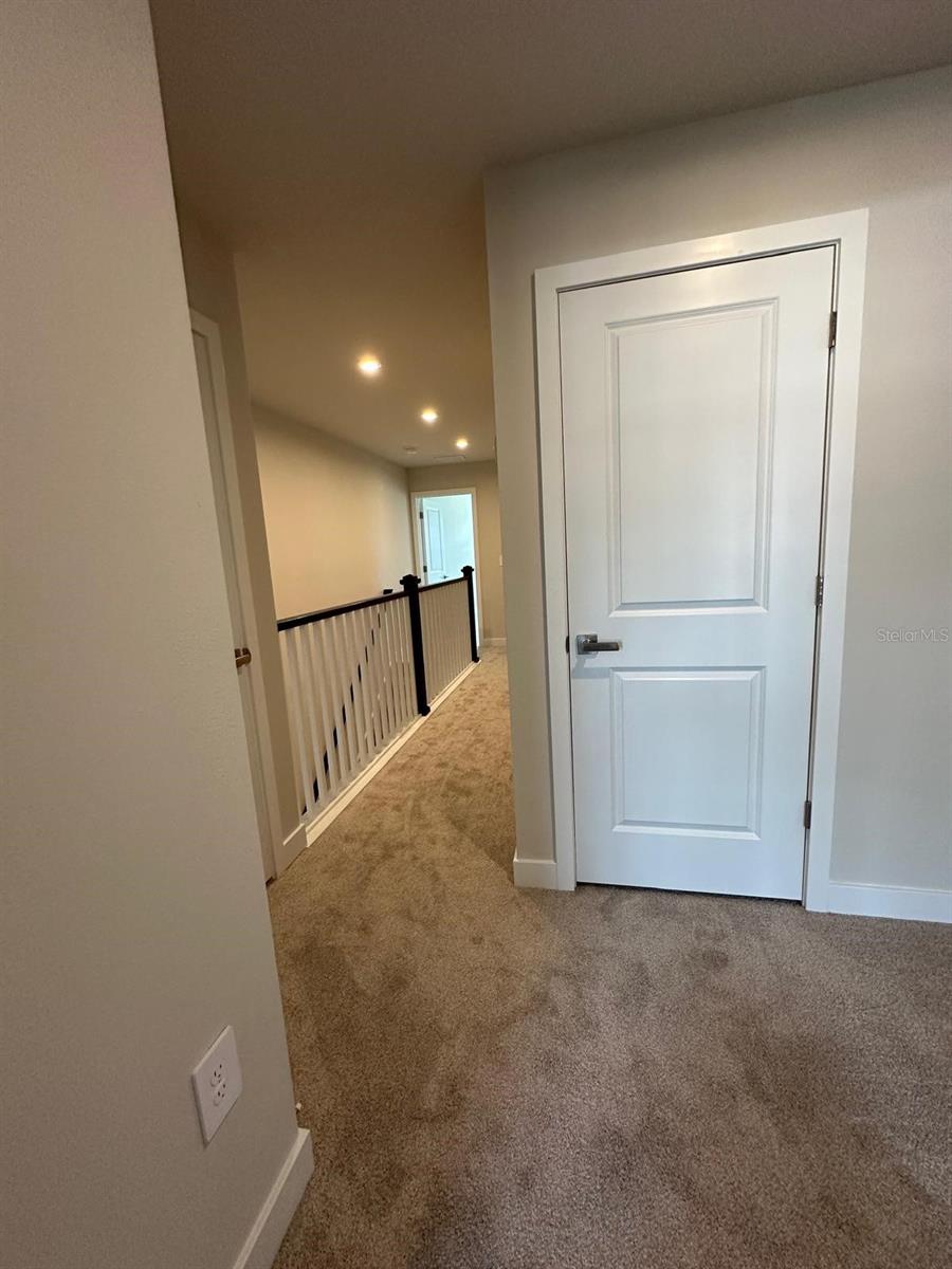 AMBER CREEK TOWNHOMES AT LAKEWOOD RANCH - Residential Lease