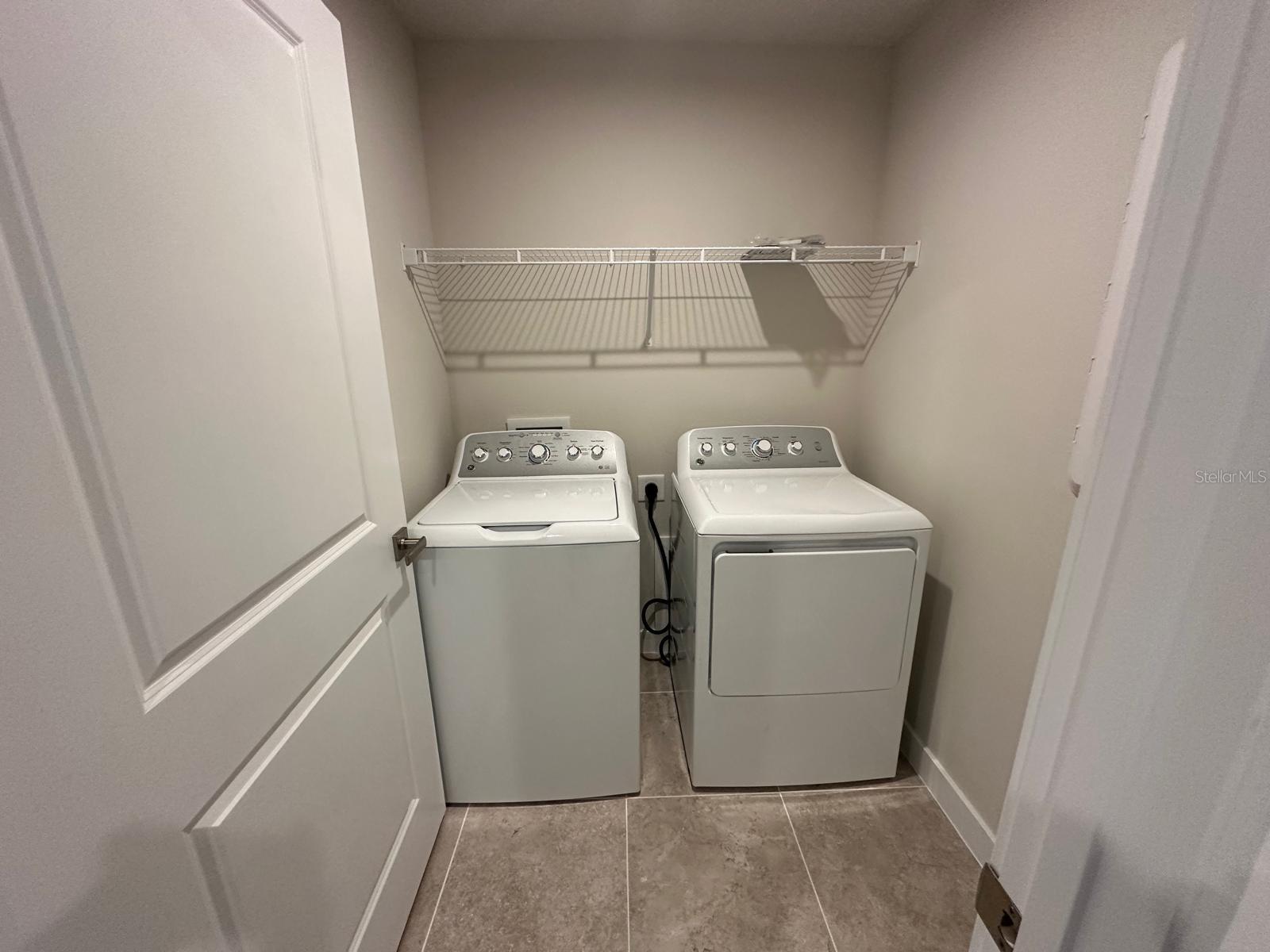 AMBER CREEK TOWNHOMES AT LAKEWOOD RANCH - Residential Lease