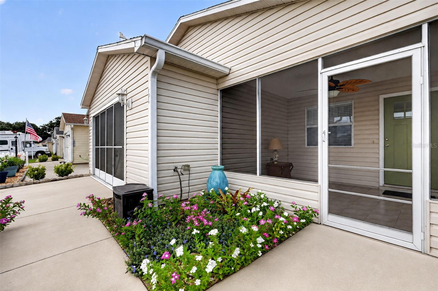 483 HILDALGO DRIVE