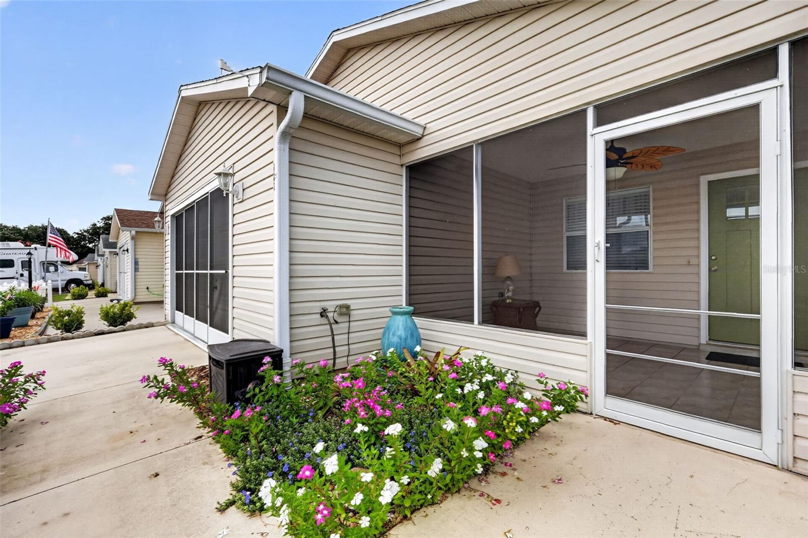 483 HILDALGO DRIVE