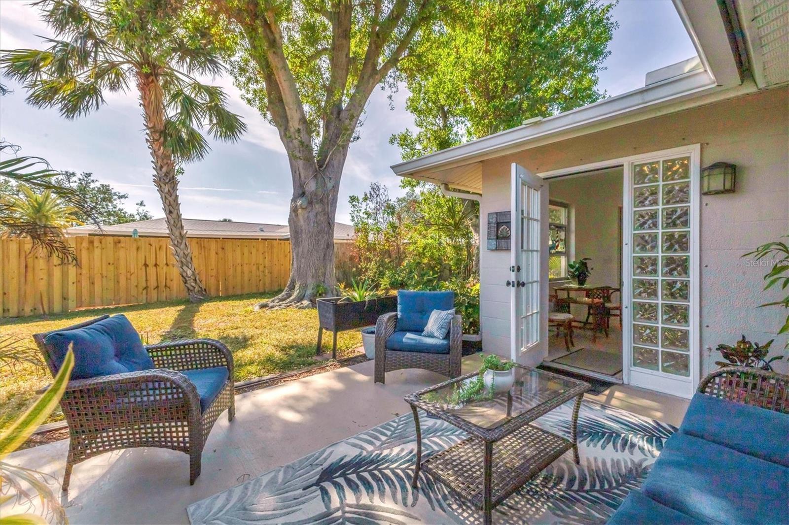 VENICE GARDENS - Residential