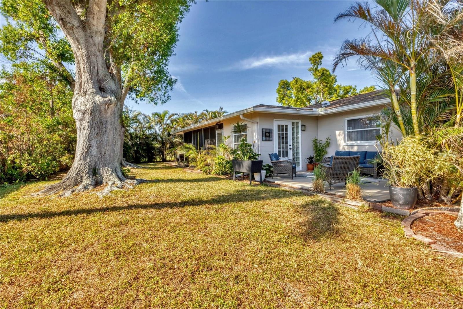 VENICE GARDENS - Residential