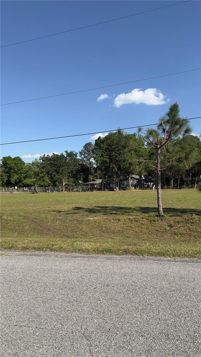 RUNNYMEDE RANCHLANDS UNIT 1 - Land