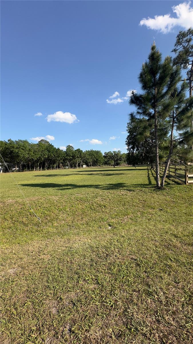 RUNNYMEDE RANCHLANDS UNIT 1 - Land