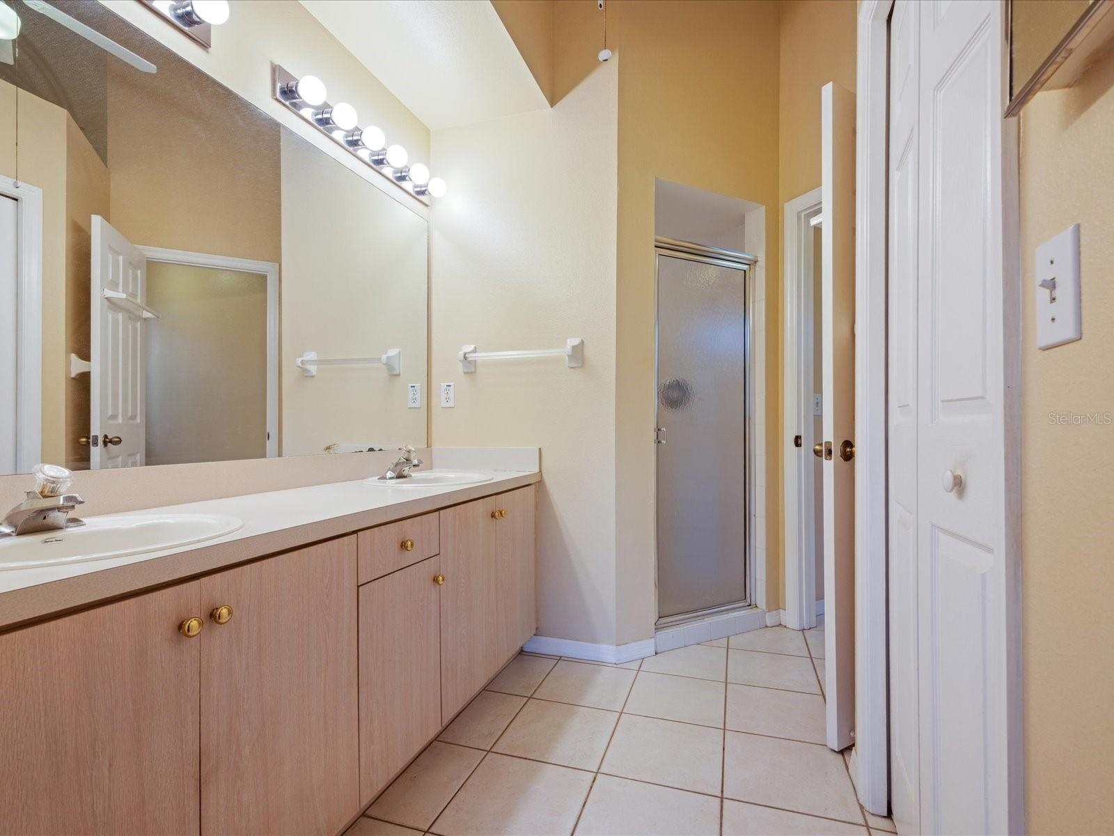 BROOKFIELD - Residential