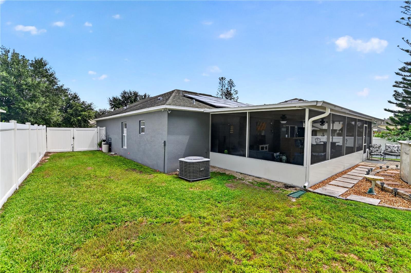 1015 NAES LANE