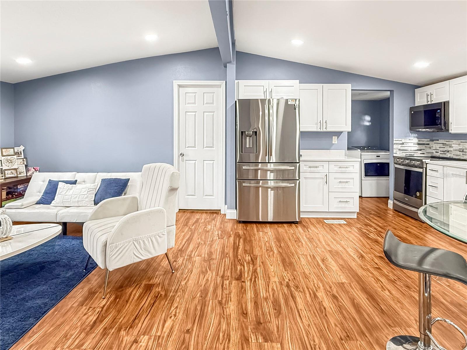 DOMINGO REYES GRANT - Residential