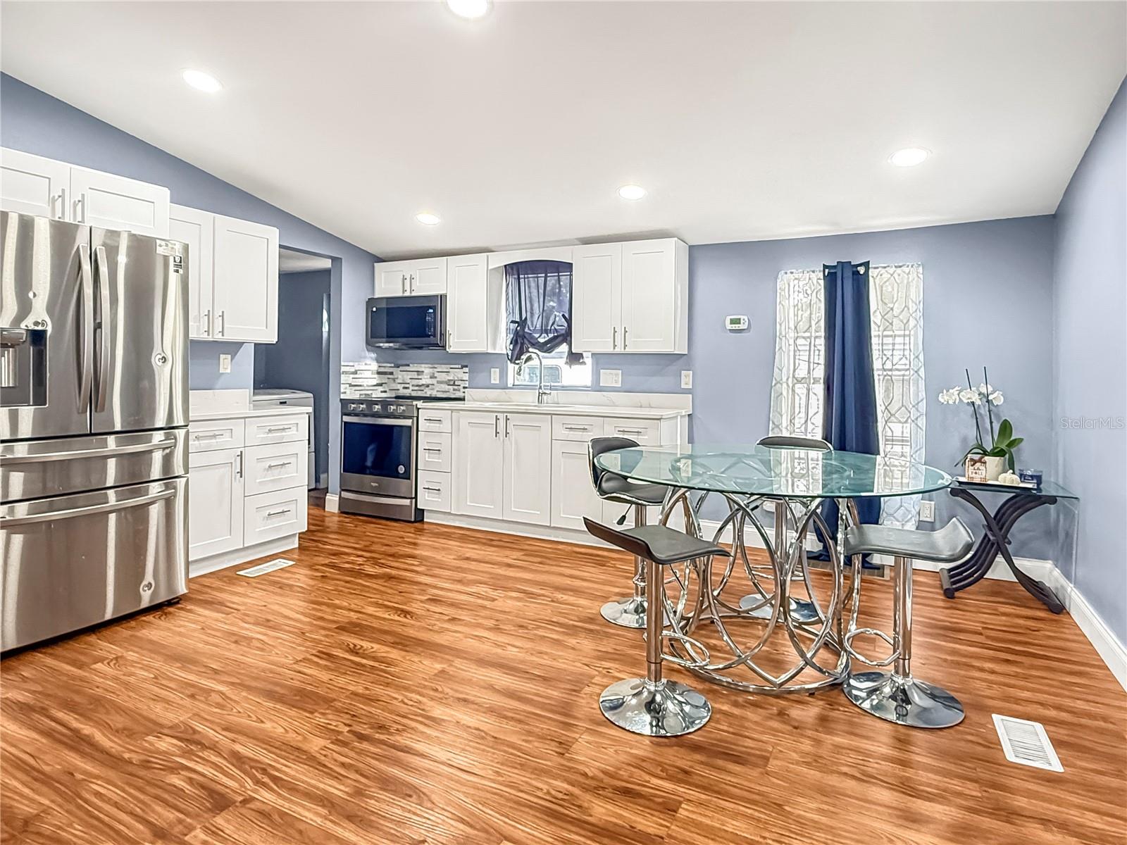 DOMINGO REYES GRANT - Residential