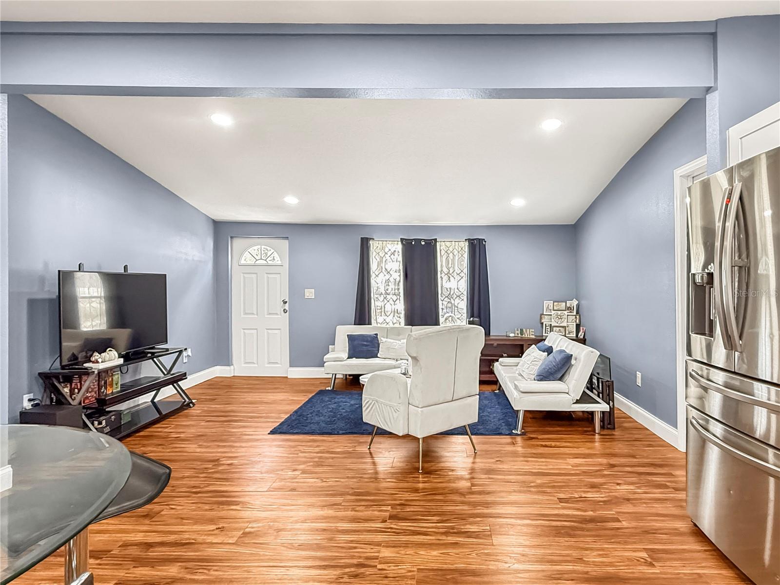 DOMINGO REYES GRANT - Residential