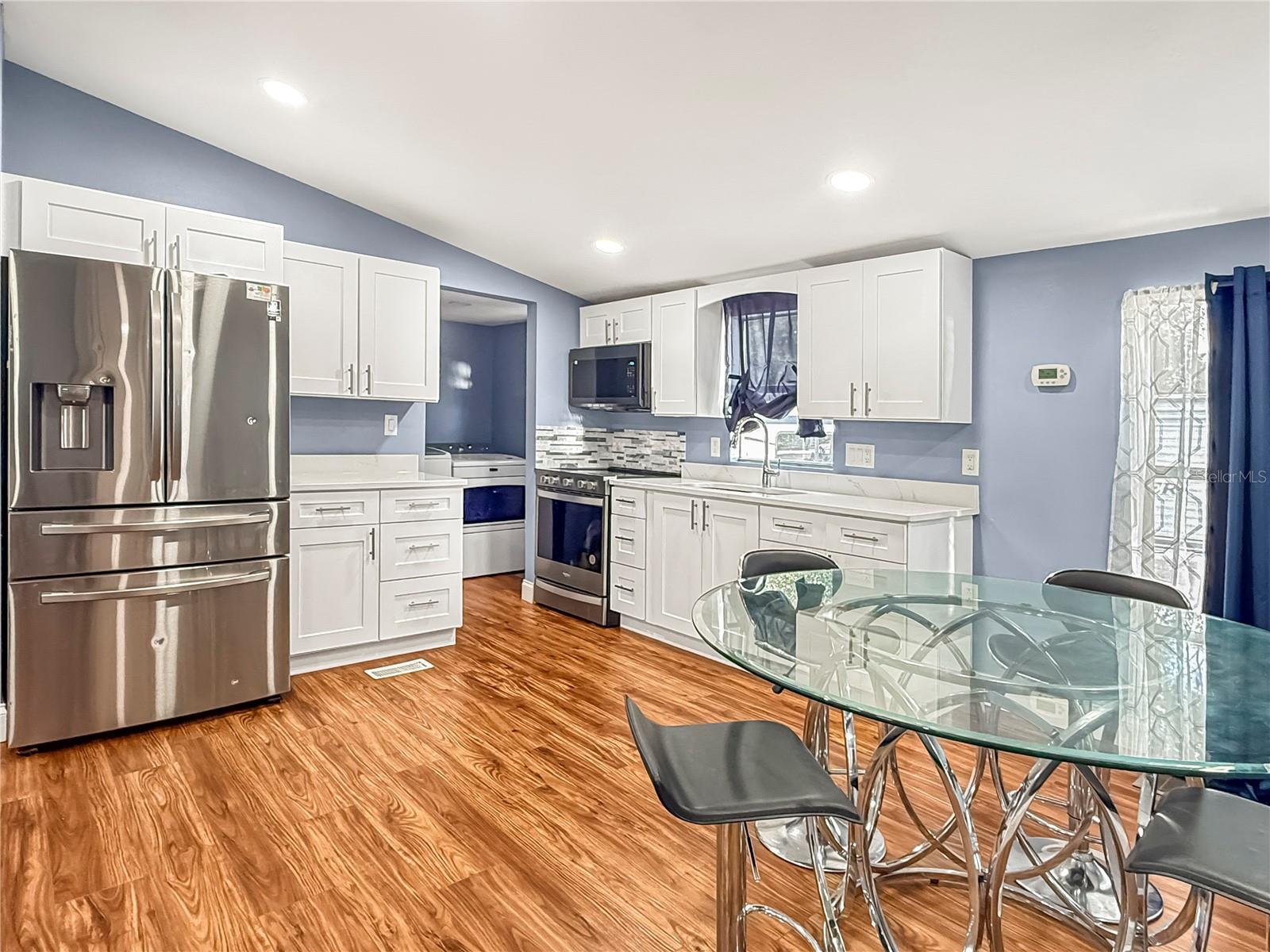 DOMINGO REYES GRANT - Residential