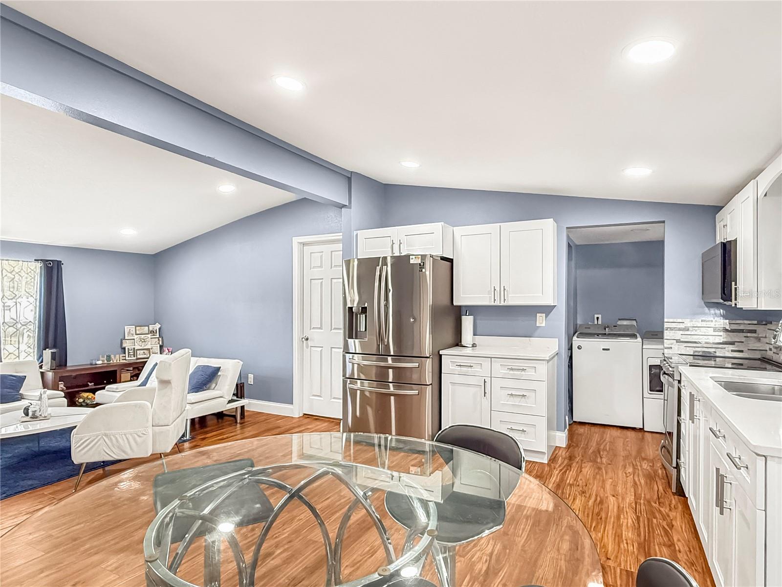 DOMINGO REYES GRANT - Residential